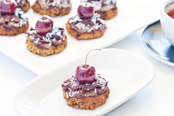 Biscotti al cioccolato e avocado