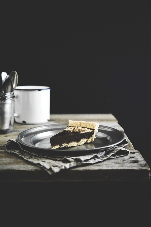 crostata di nocciole e cioccolato - chocolate and hazelnuts tart