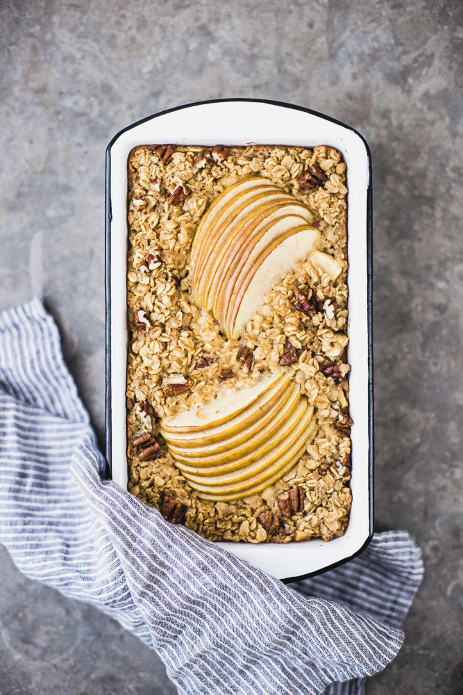 Porridge di mele allo sciroppo d’acero - porridge - porridge di mele - Apple and Maple Baked Oatmeal - food photography - Guest post - OPSD blog - The Modern Proper blog