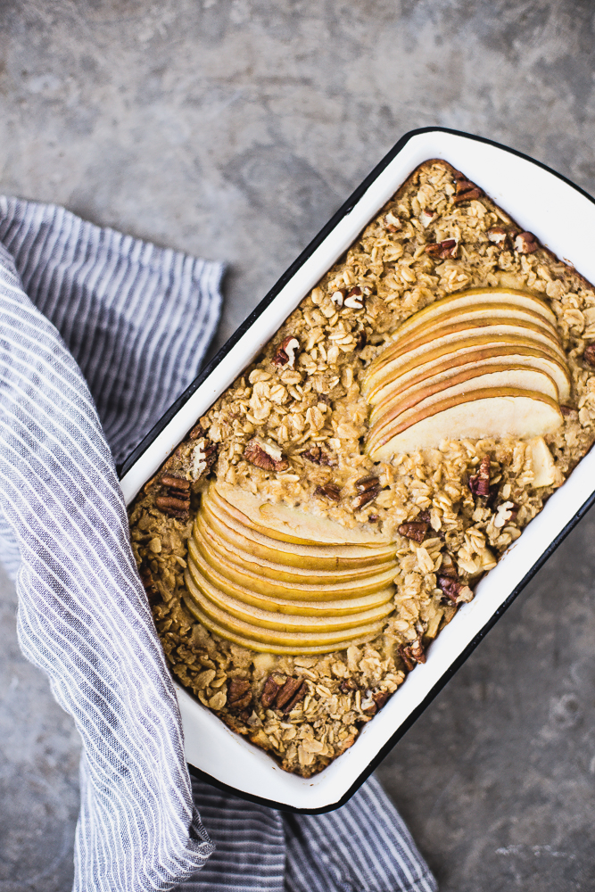 Porridge di mele allo sciroppo d’acero - porridge - porridge di mele - Apple and Maple Baked Oatmeal - food photography - Guest post - OPSD blog - The Modern Proper blog