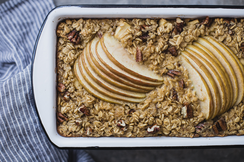 Porridge di mele allo sciroppo d’acero - porridge - porridge di mele - Apple and Maple Baked Oatmeal - food photography - Guest post - OPSD blog - The Modern Proper blog