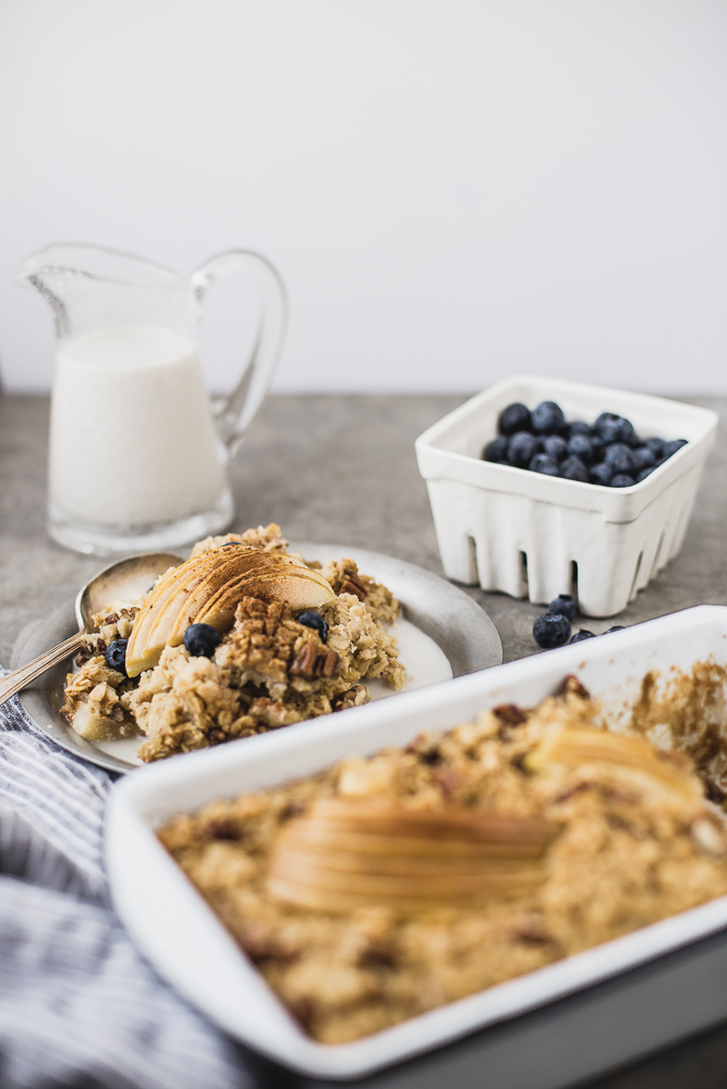 Porridge di mele allo sciroppo d’acero - porridge - porridge di mele - Apple and Maple Baked Oatmeal - food photography - Guest post - OPSD blog - The Modern Proper blog