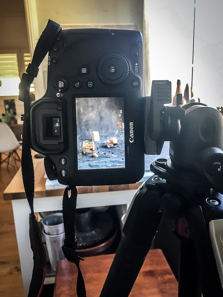behind the scenes - dietro le quinte - dietro le quinte dei food blog - food photography tutorial - food blog - food blogger - food photography - food styling - guest post - The Macadames - OPSD blog