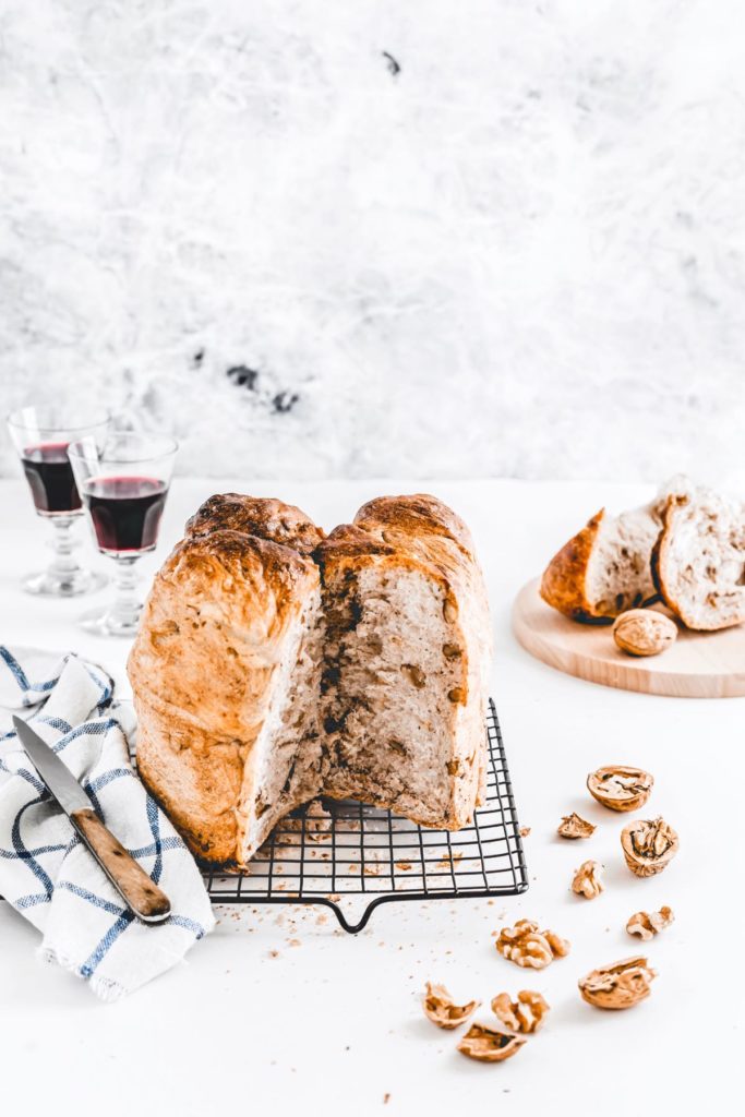 pane alle noci - ricetta pane alle noci fatto in casa - walnut bread - walnut bread recipe